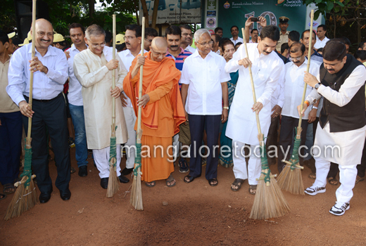 Union Minister Dharmendra Pradhan launches Swachch Bharath campaign of Ramakrishna Mission 1
